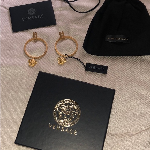 Kith X Versace Gold Medusa Hoop Earrings✨ - Picture 3 of 4